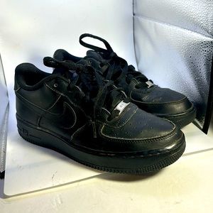 Nike Youth AF1 size 7 in excellent condition like new